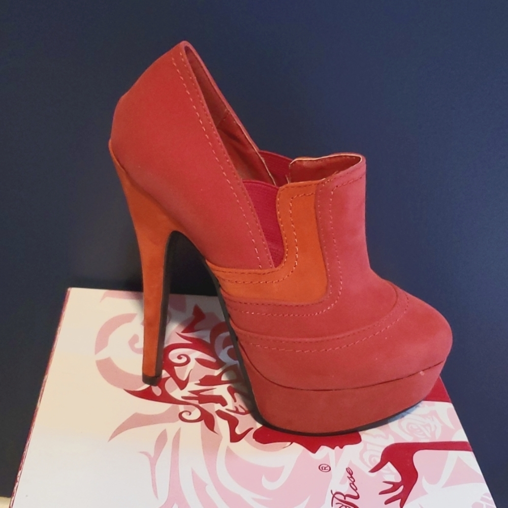Wild rose enclosed heel
